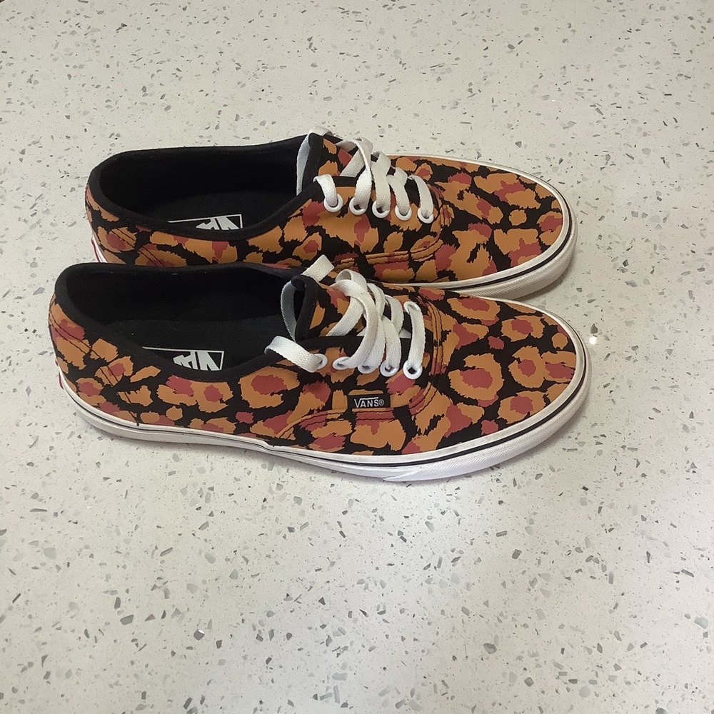 Vans Leopard Print Mens Size 7.5 Womens 9 Low Top Lace Up Canvas Shoes